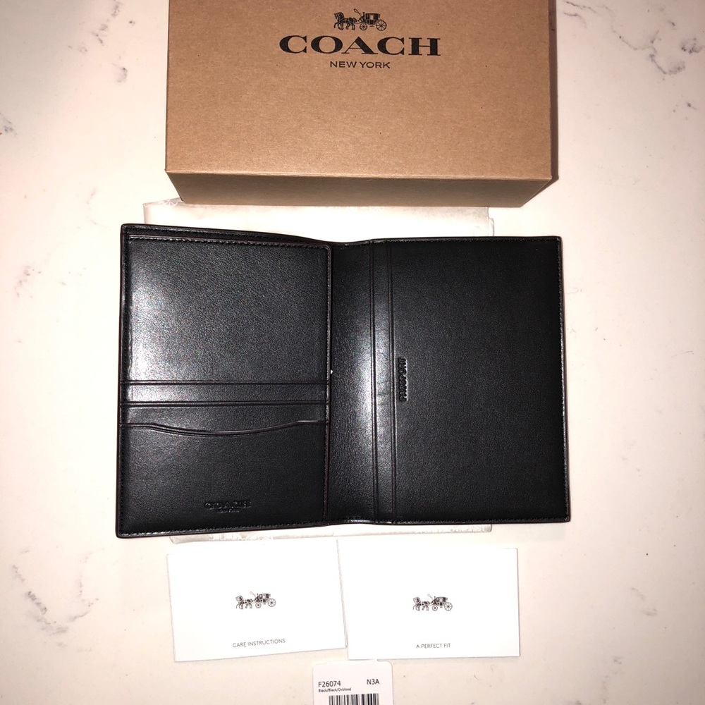 Coach men’s passport holder/travel wallet